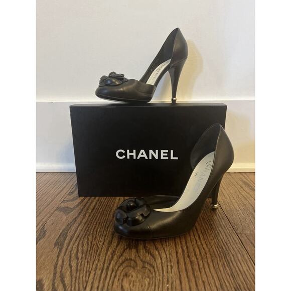 Chanel Black Leather Heels Size 39 Designer Flower Pumps Shoes Sexy Gold Ball HL - Picture 1 of 9